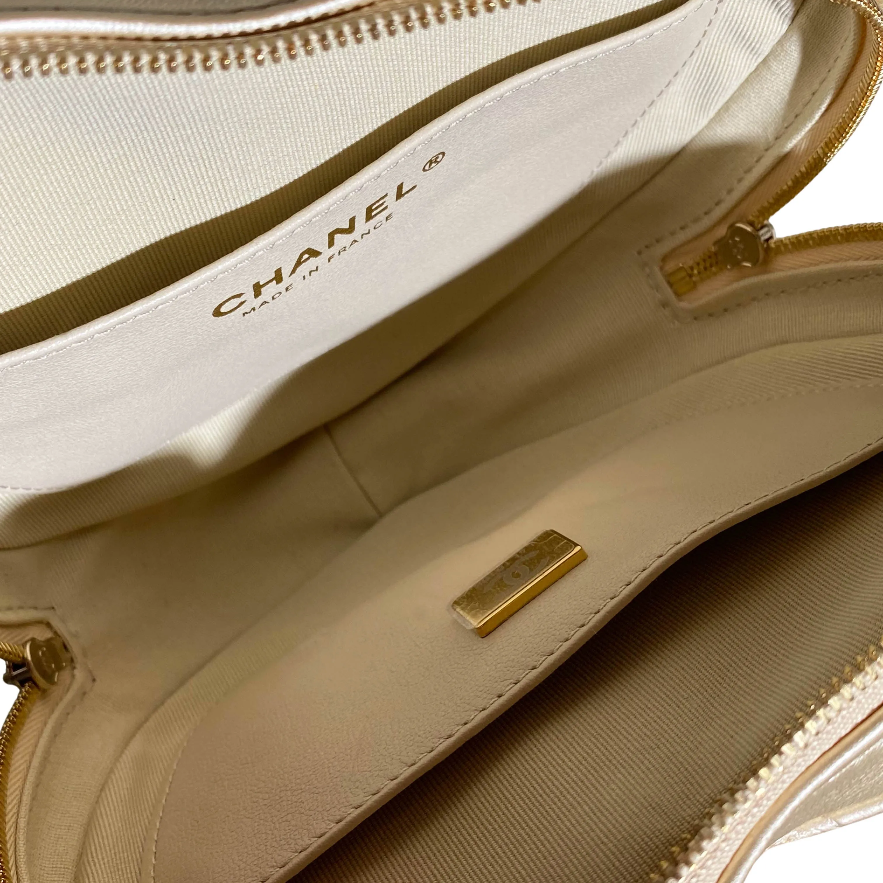 22S Large Heart Bag in Gold Lambskin