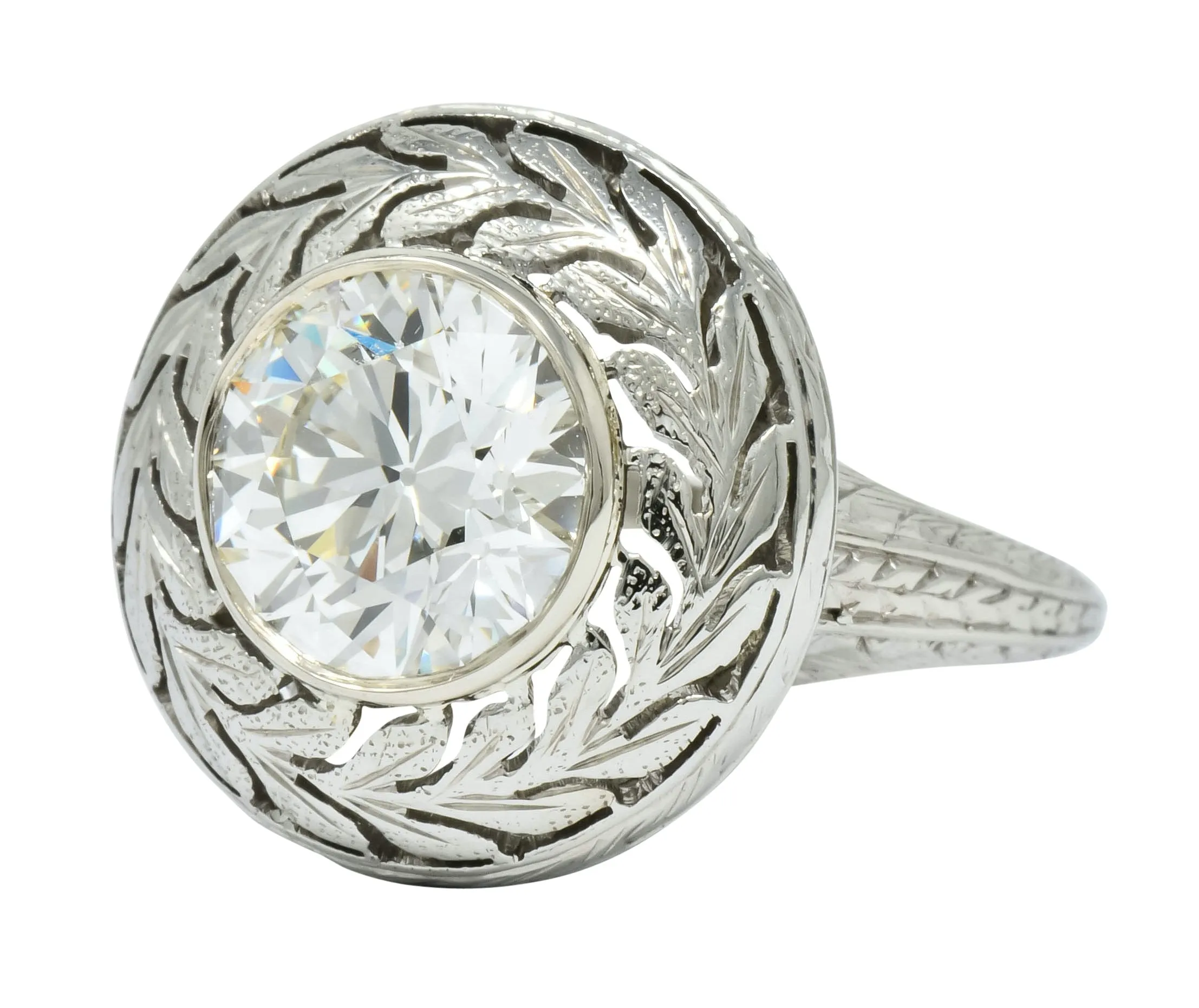 Art Deco 1.85 CTW Diamond 18 Karat White Gold Laurel Vintage Ring
