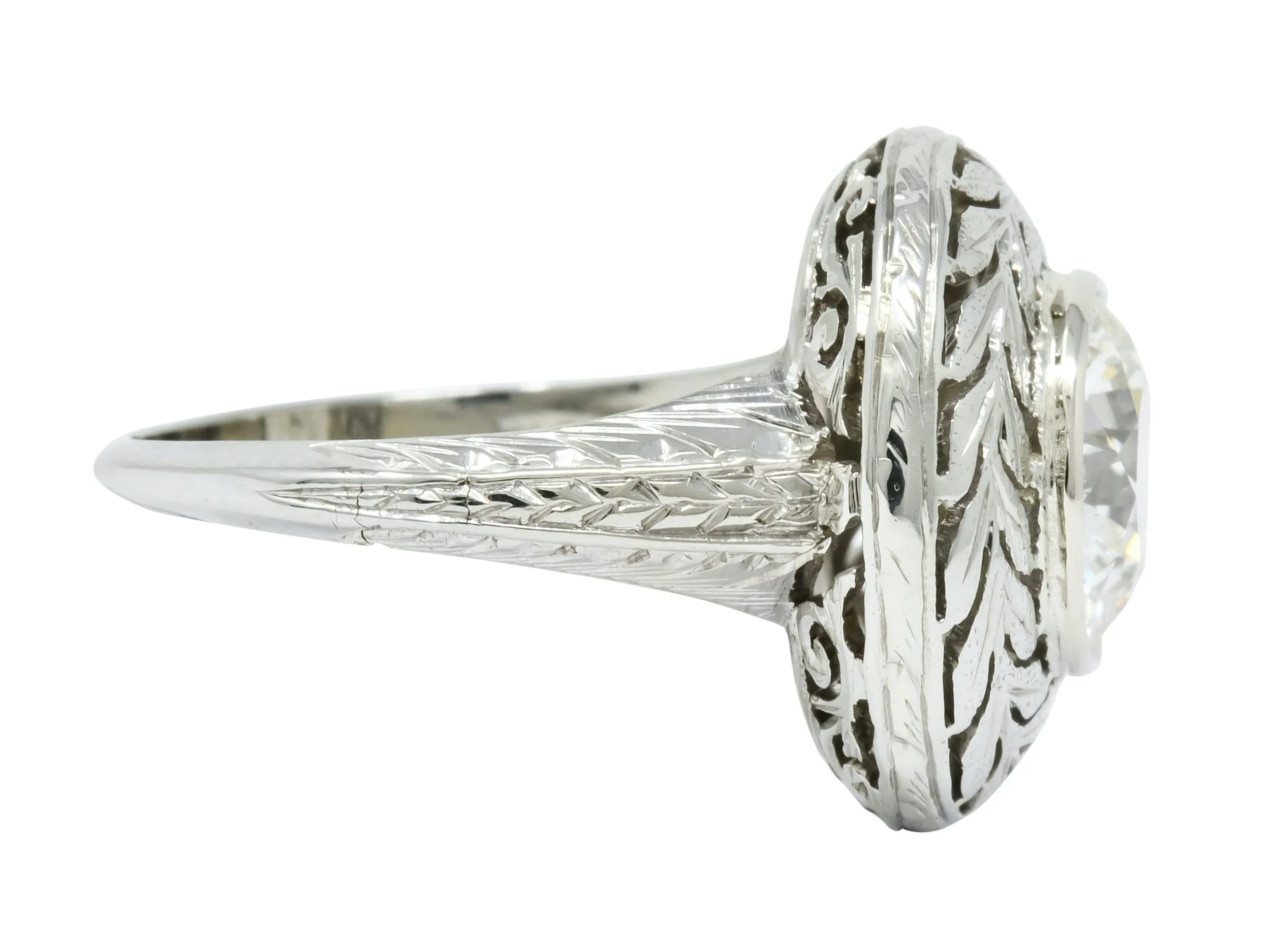Art Deco 1.85 CTW Diamond 18 Karat White Gold Laurel Vintage Ring