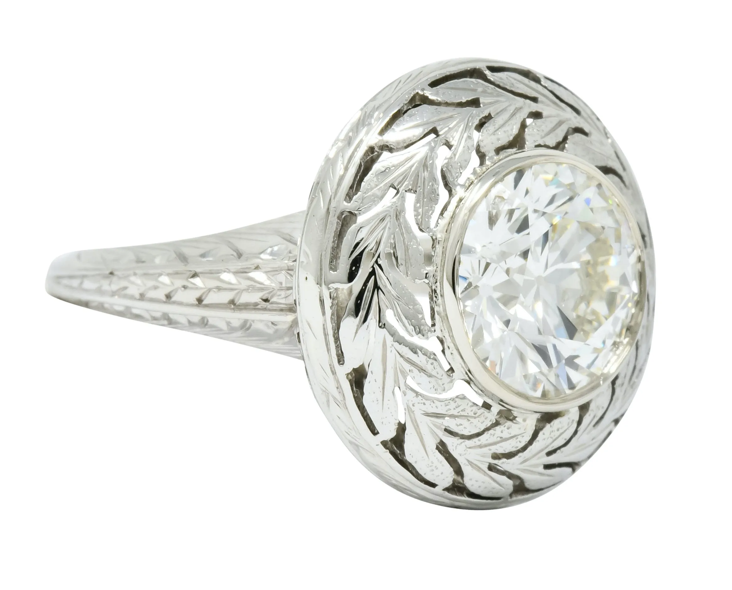 Art Deco 1.85 CTW Diamond 18 Karat White Gold Laurel Vintage Ring