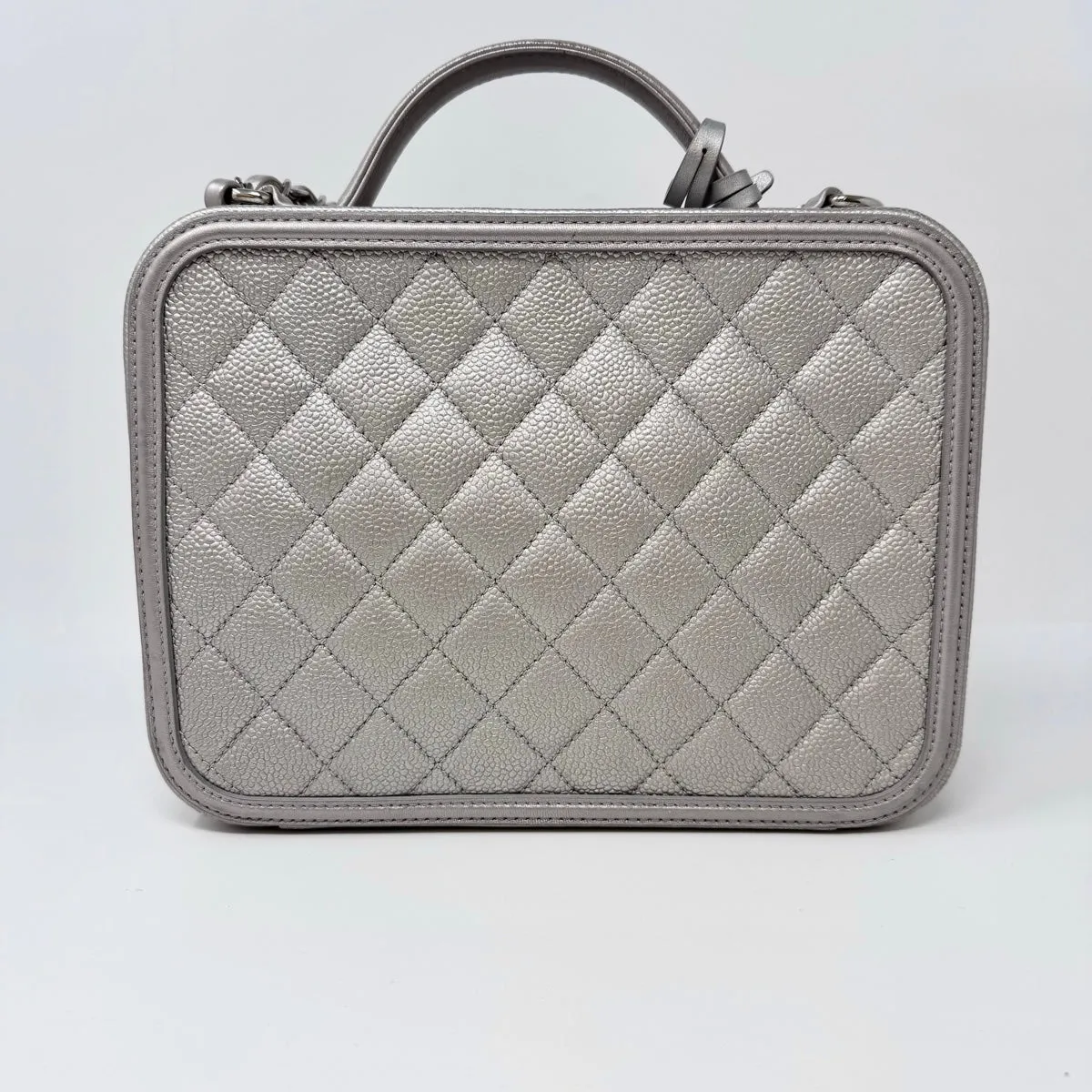 Chanel 2016 - 2017 Medium Filigree Vanity Case