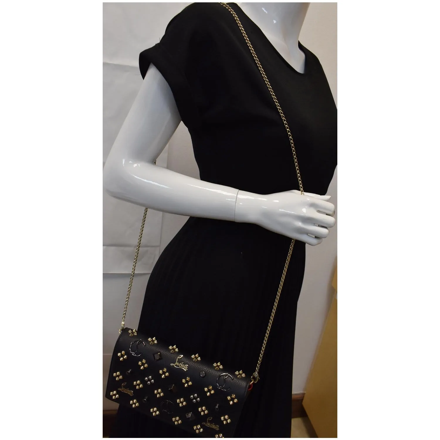 CHRISTIAN LOUBOUTIN Paloma Embellished Leather Chain Clutch Bag Black