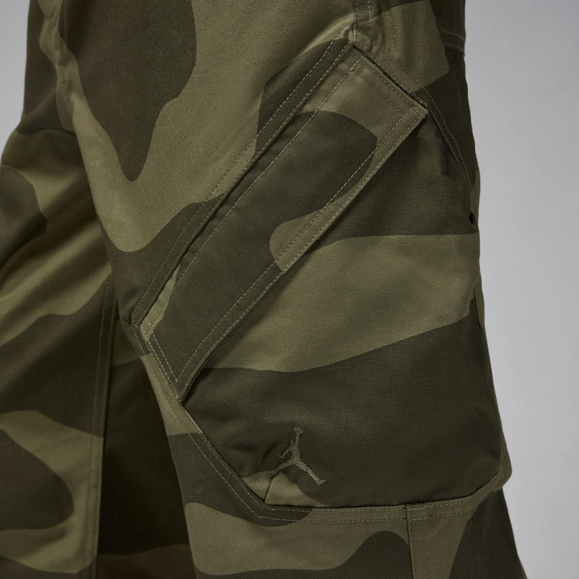 ESSENTIALS CHICAGO PANTS "MEDIUM OLIVE"