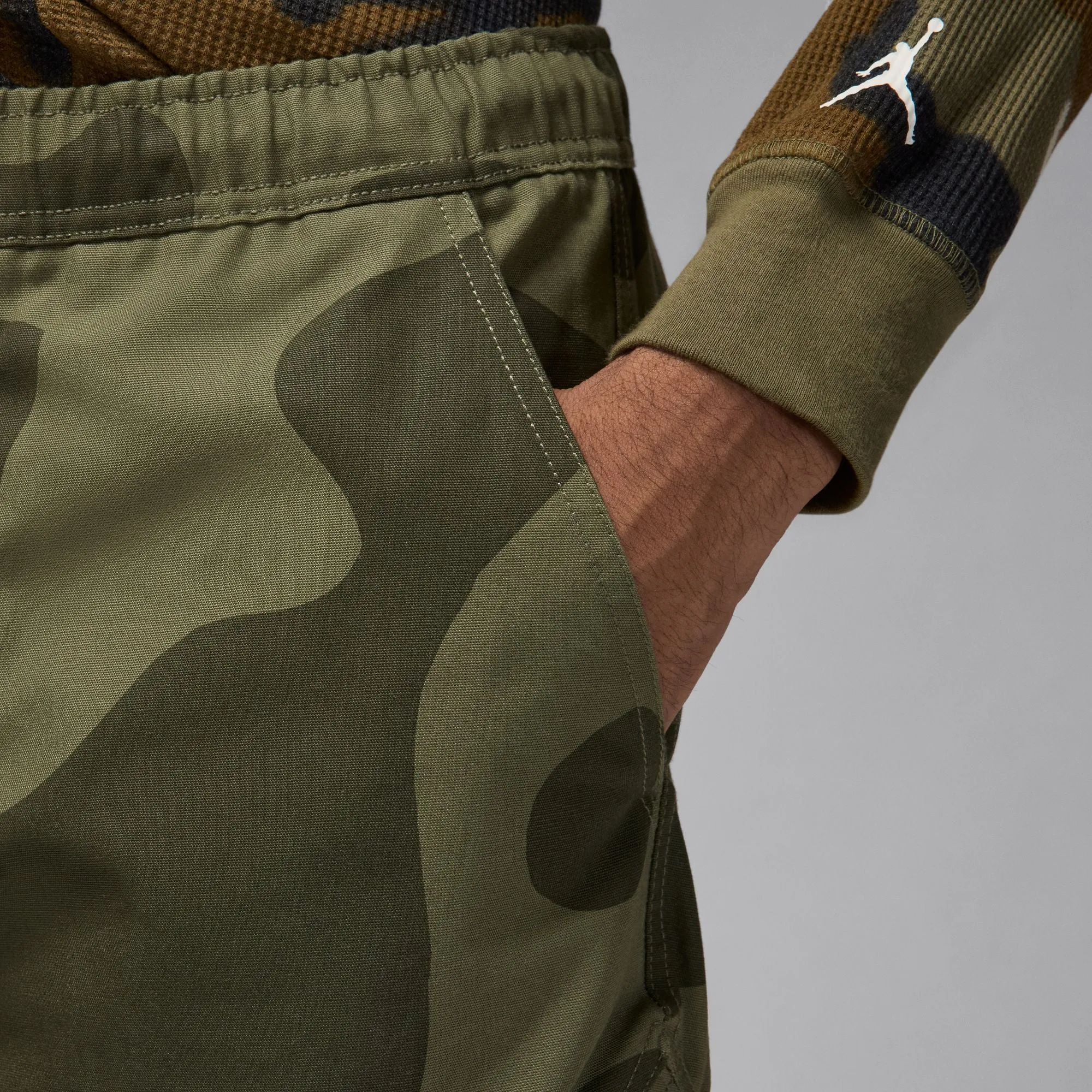 ESSENTIALS CHICAGO PANTS "MEDIUM OLIVE"