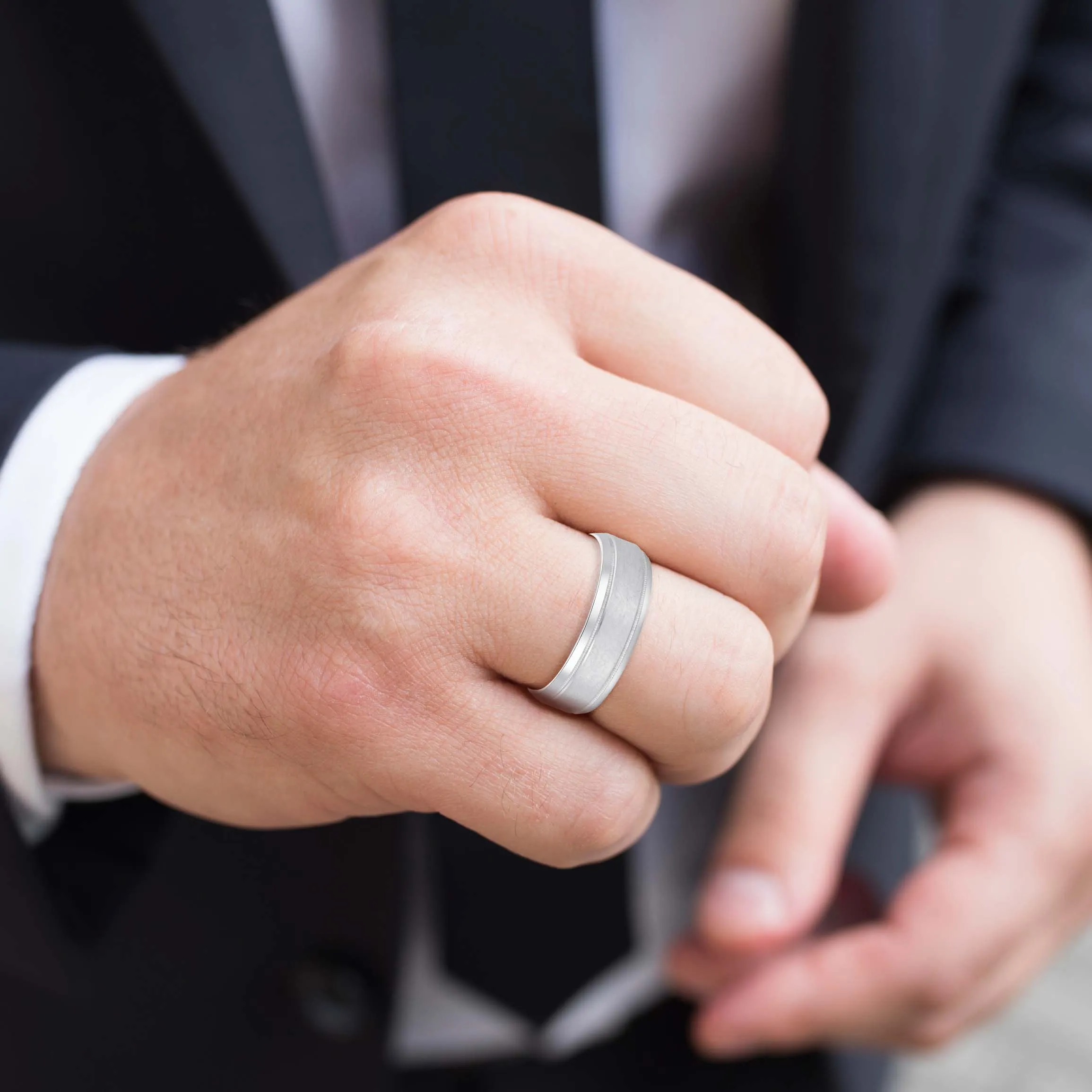 Light Hammer Finished Beveled Edge Men's Wedding Band