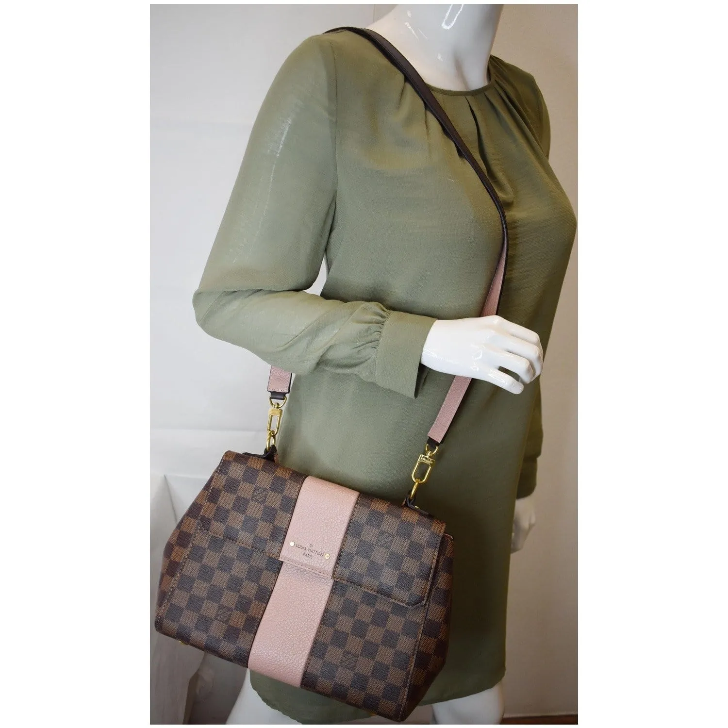 LOUIS VUITTON Bond Street Damier Ebene Shoulder Bag Magnolia
