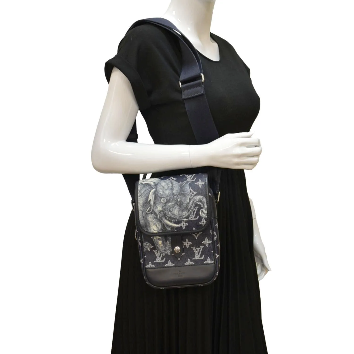 LOUIS VUITTON Monogram Savanna Elephant Chapman Brothers Canvas Shoulder Bag Blue