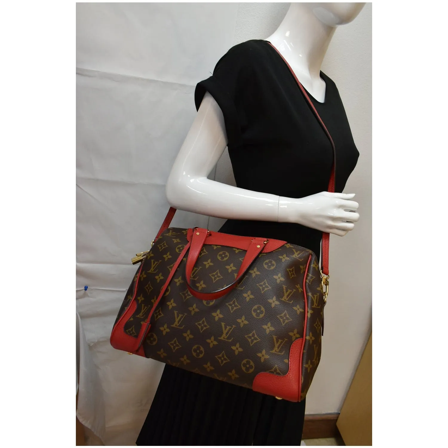 LOUIS VUITTON Retiro NM Monogram Canvas 2Way Shoulder Bag Red