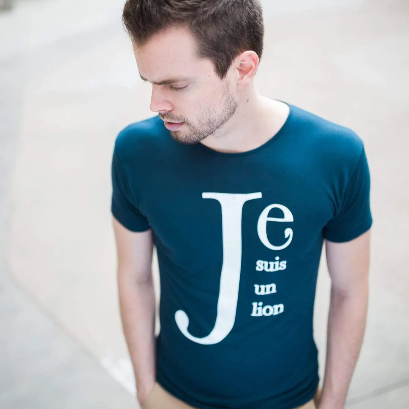 Men's - Je Suis un Lion Navy Blue Crew Neck T-Shirt